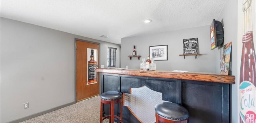 6729 NE Cotter Avenue, Kansas City, MO 64119