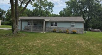 8109 N Summit Road, Kansas City, MO 64118