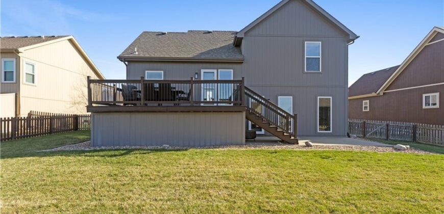 10904 N Manchester Avenue, Kansas City, MO 64157