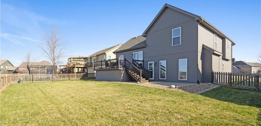 10904 N Manchester Avenue, Kansas City, MO 64157