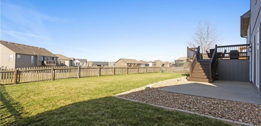 10904 N Manchester Avenue, Kansas City, MO 64157