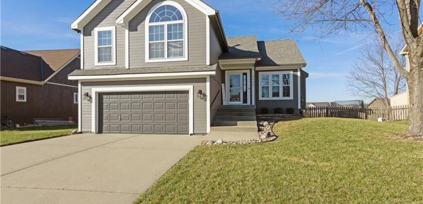10904 N Manchester Avenue, Kansas City, MO 64157