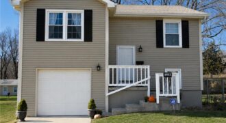 418 N Prairie Street, Liberty, MO 64068