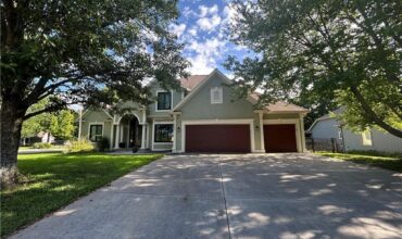 14255 NW 65th Place, Parkville, MO 64152