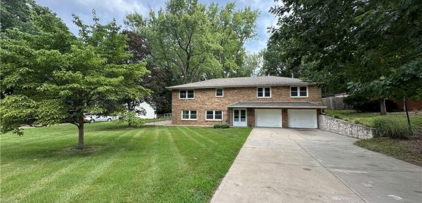 430 NW 58th Street, Kansas City, MO 64118