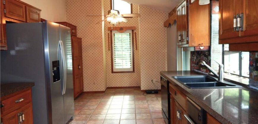 306 LAKESIDE Drive, Liberty, MO 64068