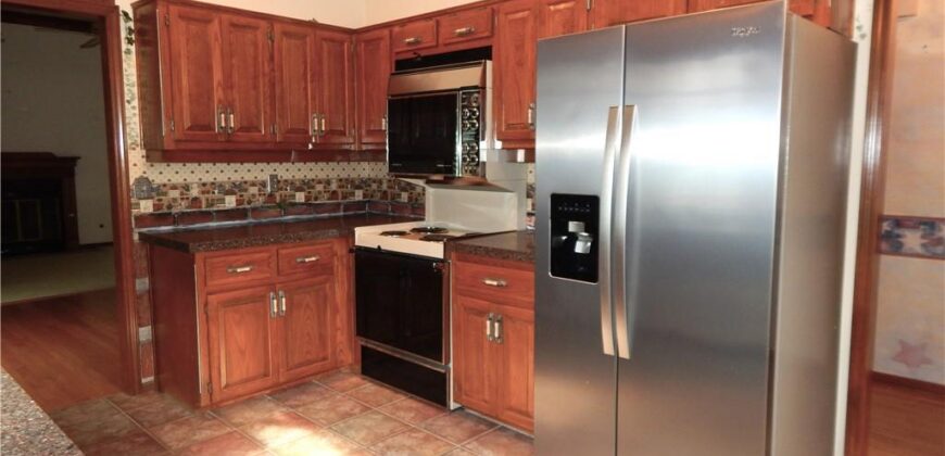 306 LAKESIDE Drive, Liberty, MO 64068