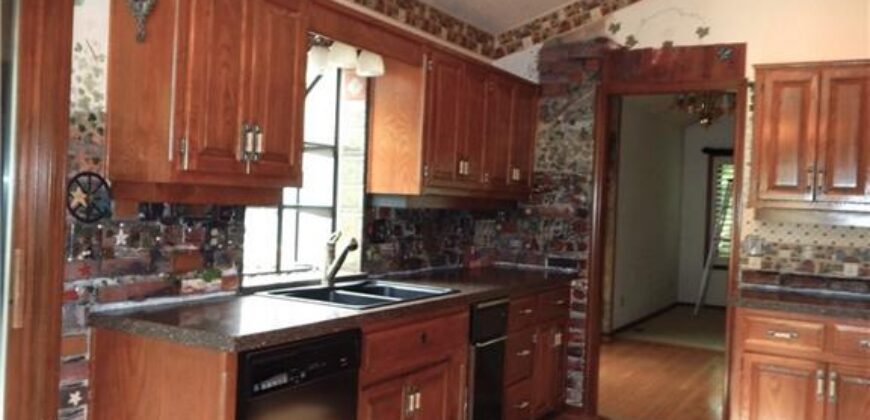 306 LAKESIDE Drive, Liberty, MO 64068