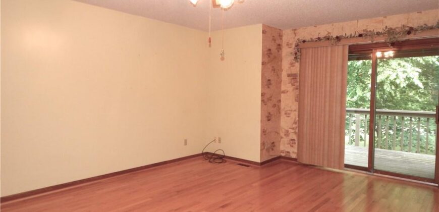 306 LAKESIDE Drive, Liberty, MO 64068