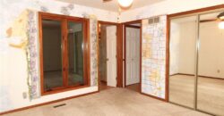 306 LAKESIDE Drive, Liberty, MO 64068
