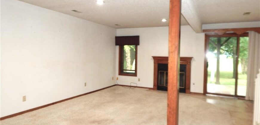 306 LAKESIDE Drive, Liberty, MO 64068
