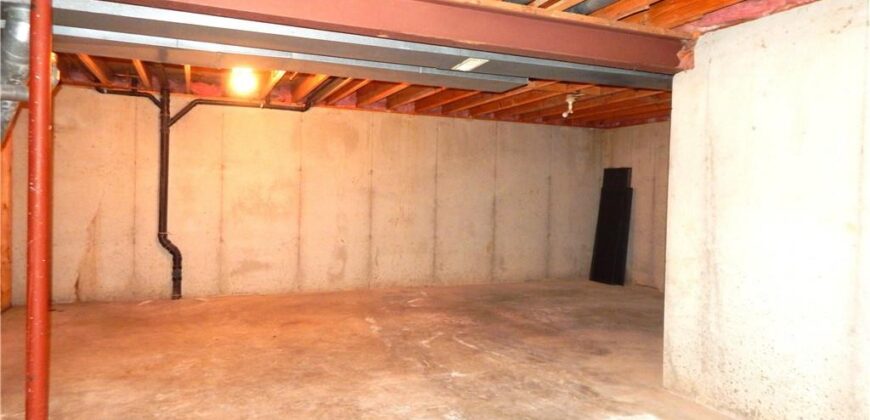 306 LAKESIDE Drive, Liberty, MO 64068