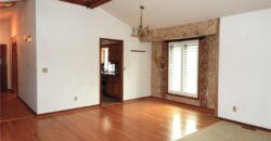 306 LAKESIDE Drive, Liberty, MO 64068
