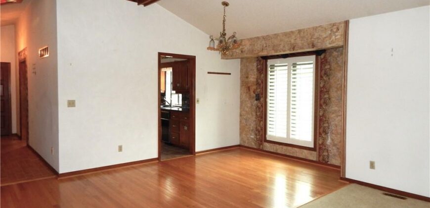 306 LAKESIDE Drive, Liberty, MO 64068