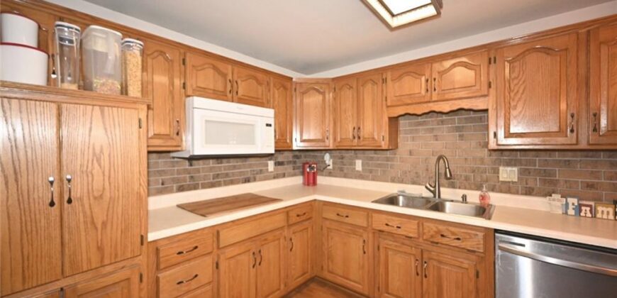 11 Sandy Circle, Dearborn, MO 64439