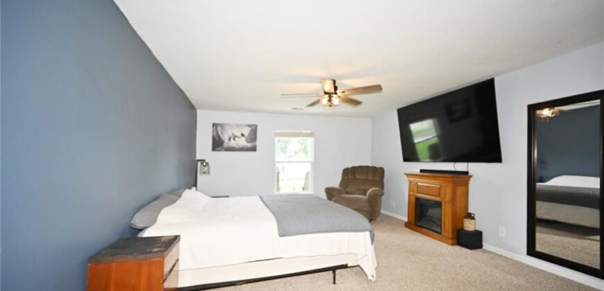11 Sandy Circle, Dearborn, MO 64439