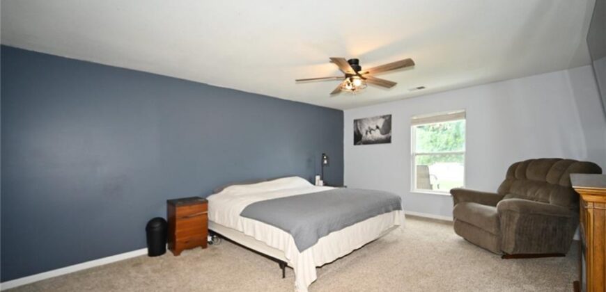 11 Sandy Circle, Dearborn, MO 64439