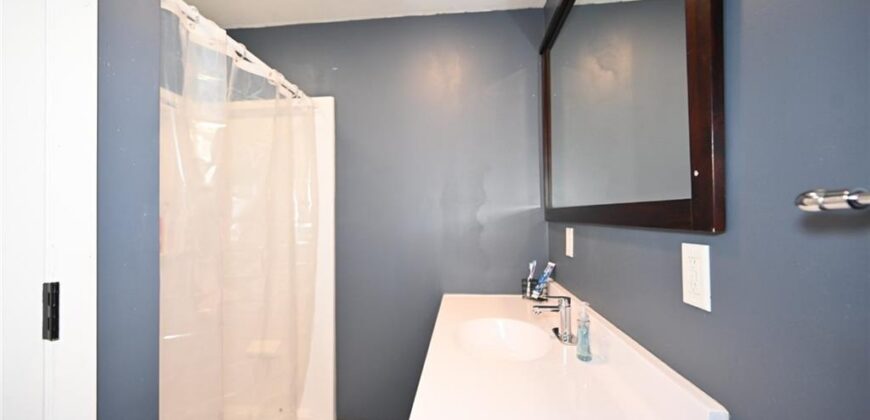 11 Sandy Circle, Dearborn, MO 64439