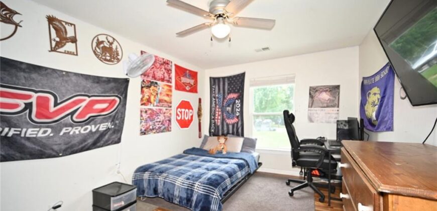 11 Sandy Circle, Dearborn, MO 64439