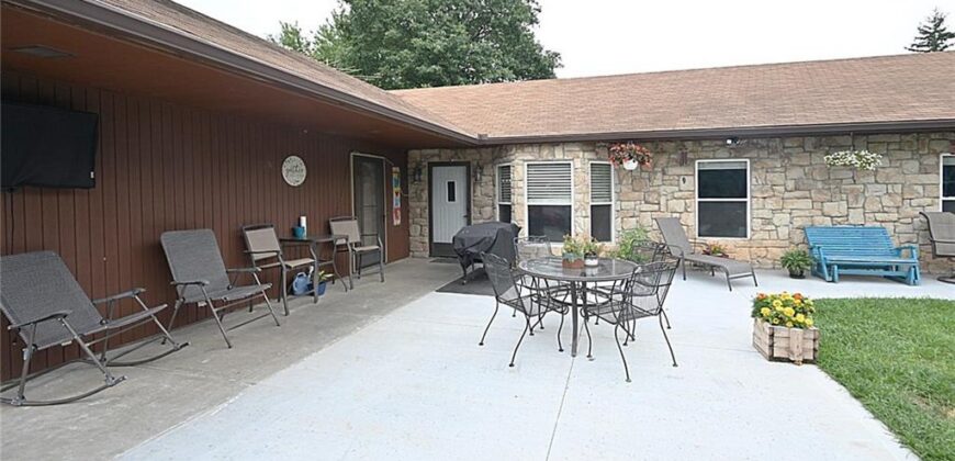 11 Sandy Circle, Dearborn, MO 64439