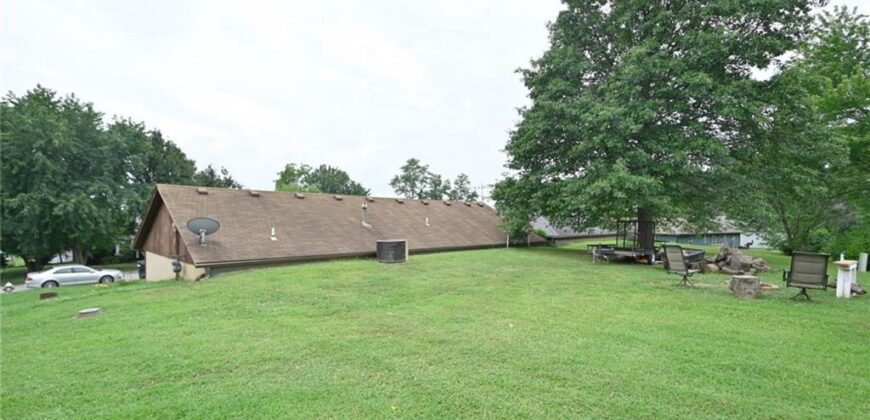 11 Sandy Circle, Dearborn, MO 64439