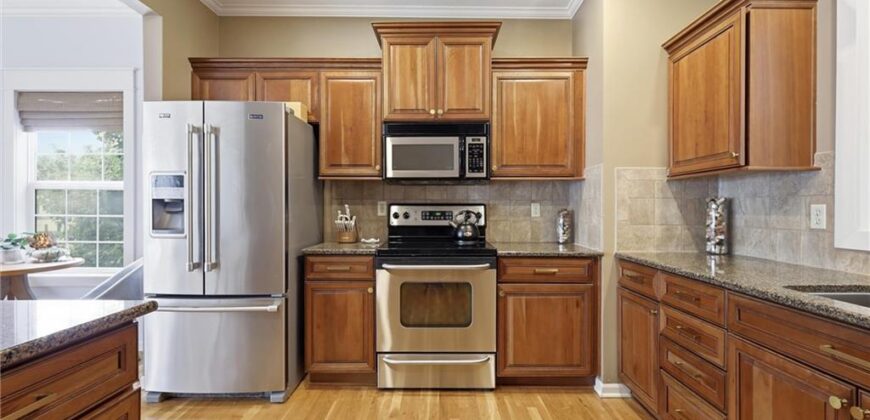2901 Gentry Park Parkway, North Kansas City, MO 64116