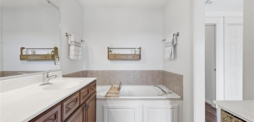 2901 Gentry Park Parkway, North Kansas City, MO 64116