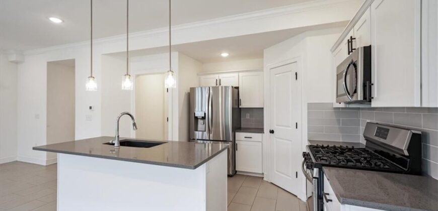 7328 Aaron Street, Parkville, MO 64152