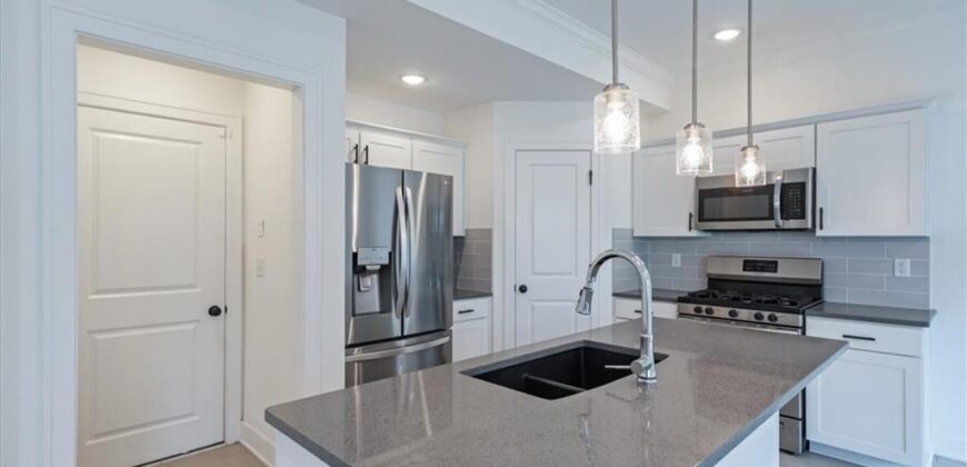 7328 Aaron Street, Parkville, MO 64152
