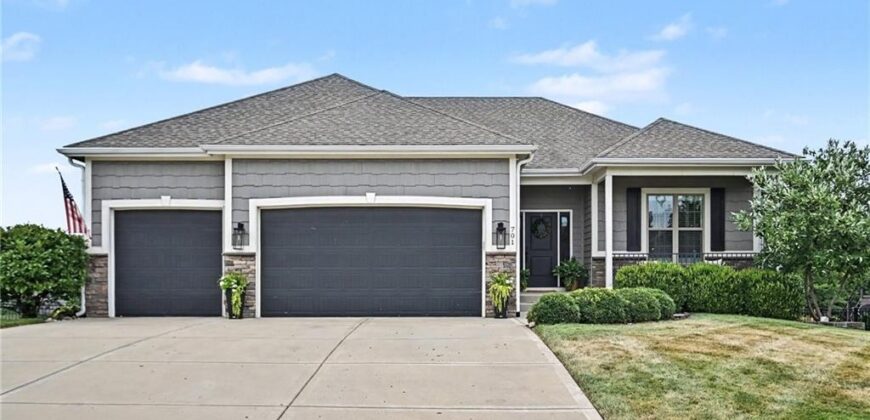 701 Indian Trail Court, Smithville, MO 64089