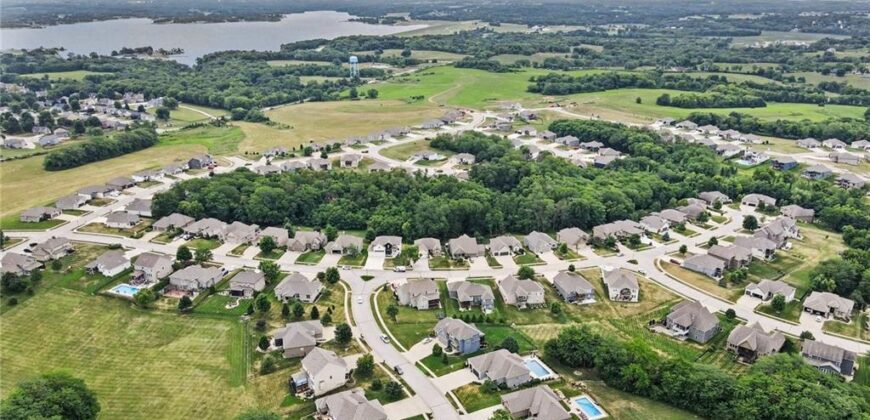701 Indian Trail Court, Smithville, MO 64089