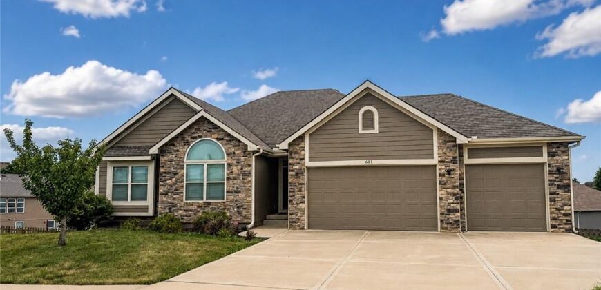601 Englewood Drive, Kearney, MO 64060