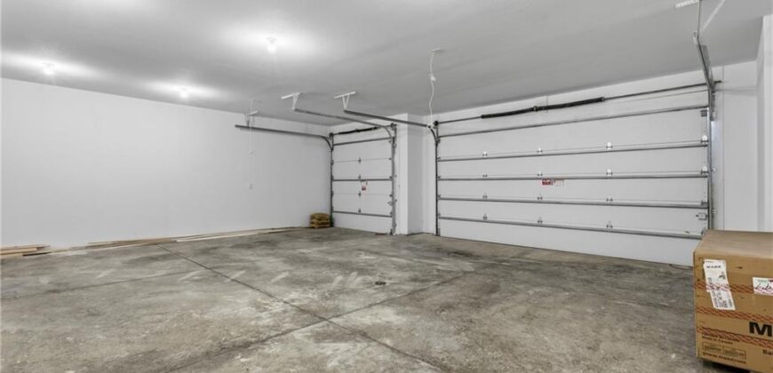 8841 N KENTUCKY Avenue, Kansas City, MO 64157