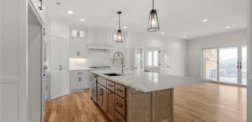 2331 NW Palisades Drive, Riverside, MO 64150