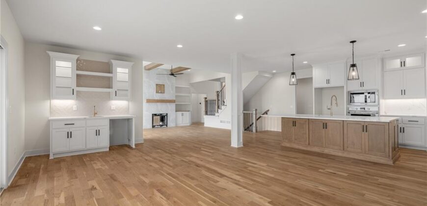 2331 NW Palisades Drive, Riverside, MO 64150