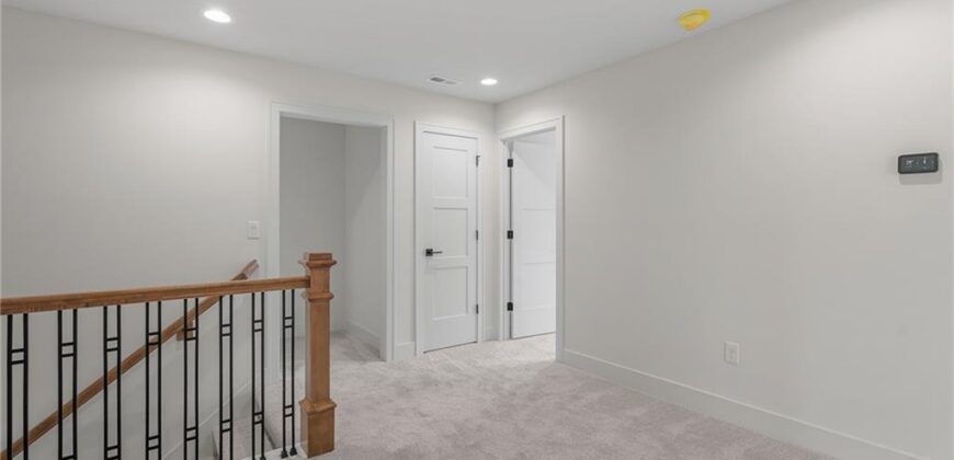 2331 NW Palisades Drive, Riverside, MO 64150