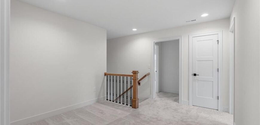 2331 NW Palisades Drive, Riverside, MO 64150