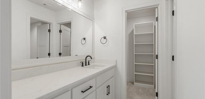 2331 NW Palisades Drive, Riverside, MO 64150