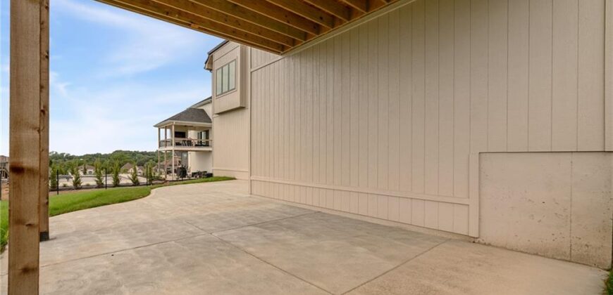 2331 NW Palisades Drive, Riverside, MO 64150