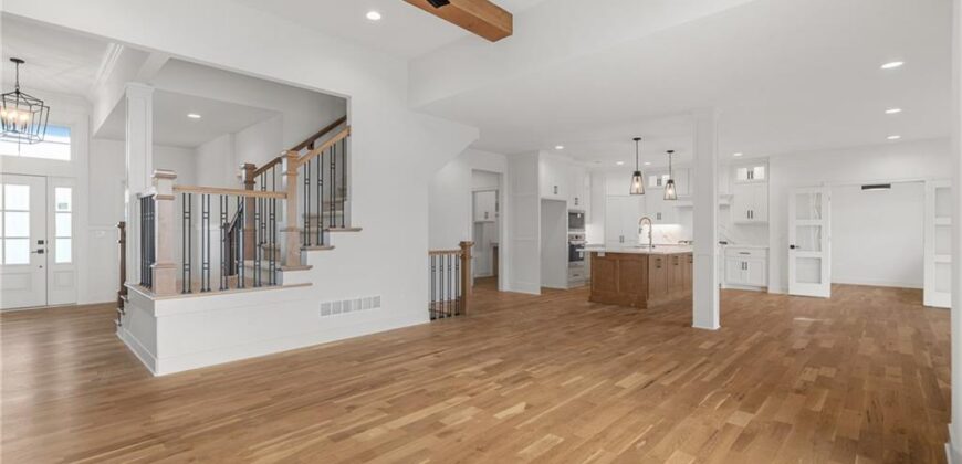 2331 NW Palisades Drive, Riverside, MO 64150