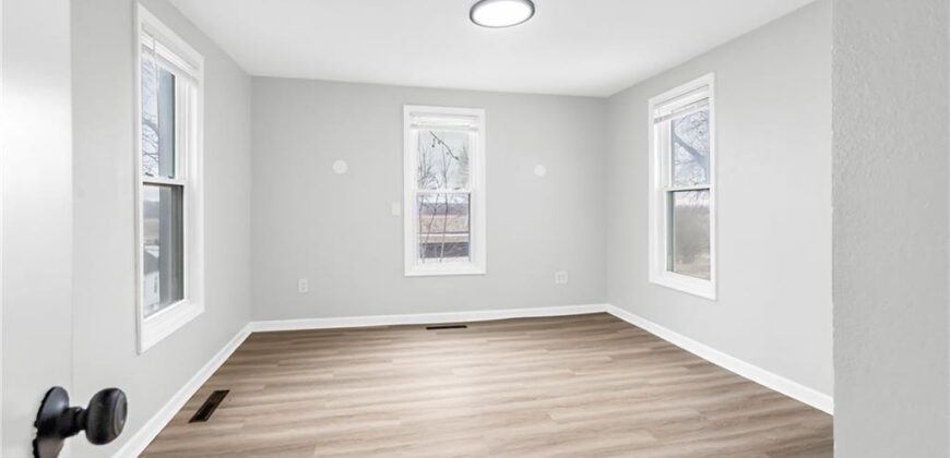 115 W 1st Street, Farley, MO 64028