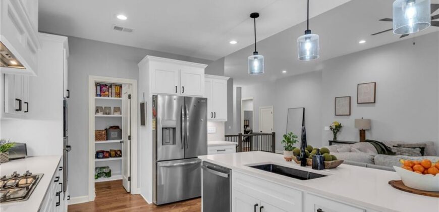 628 NW 110th Street, Kansas City, MO 64155