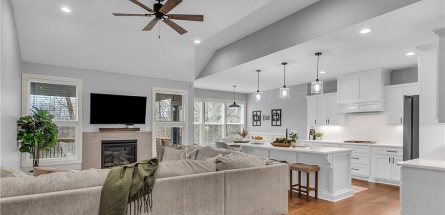628 NW 110th Street, Kansas City, MO 64155