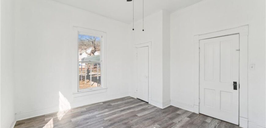 426 Benton Avenue, Excelsior Springs, MO 64024