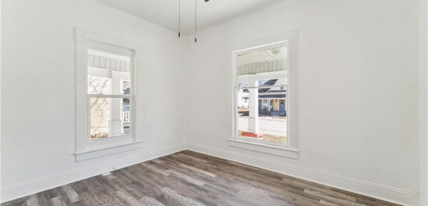 426 Benton Avenue, Excelsior Springs, MO 64024