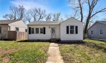 1005 NE 44th Street, Kansas City, MO 64116