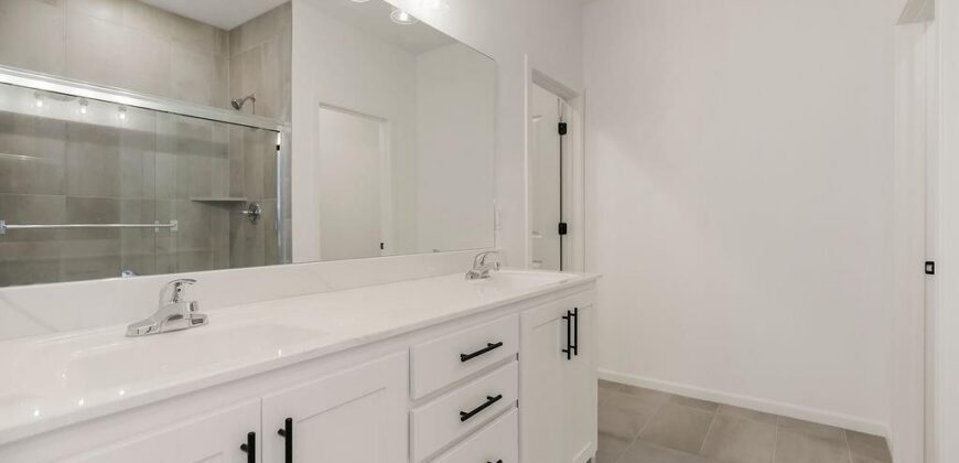 1600 Cottonwood Creek Avenue, Kearney, MO 64060