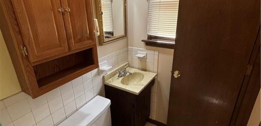 6740 SE Horseshoe Drive, Holt, MO 64048
