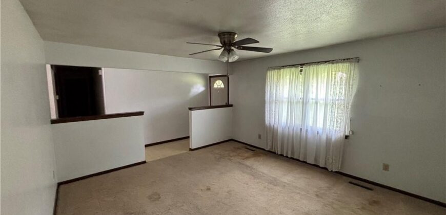 6740 SE Horseshoe Drive, Holt, MO 64048
