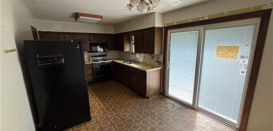 6740 SE Horseshoe Drive, Holt, MO 64048